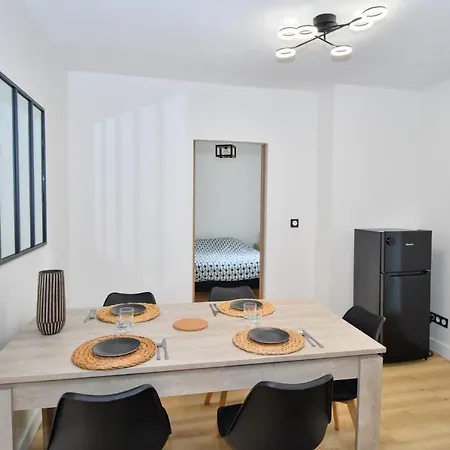 T2 Cosy En Centre-ville Proche Du Avec Balcon אקס-לה-באינס